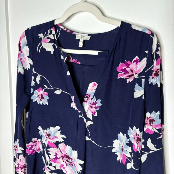Joie Silk Floral Print Blouse Size XS Navy Blue Pink  White - Picture 2 of 7